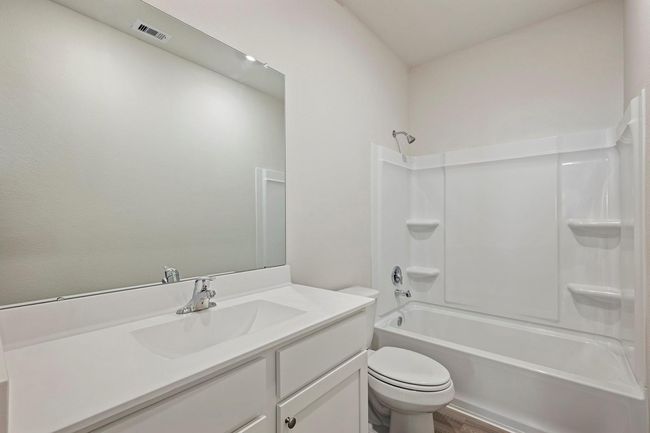 8930 Ice Quartz Dr, House other with 4 bedrooms, 2 bathrooms and 2 parking in Iowa Colony TX | Image 11