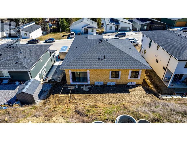 2736 Cedar Ridge St, House other with 6 bedrooms, 3 bathrooms and 4 parking in Lumby BC | Image 11