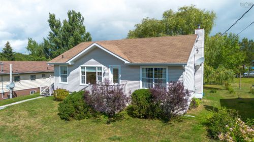 174 Twining St, Baddeck, NS, B0E1B0 | Card Image