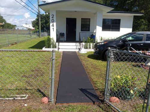 2041 Nw 100th St, Miami, FL, 33147-1328 | Card Image