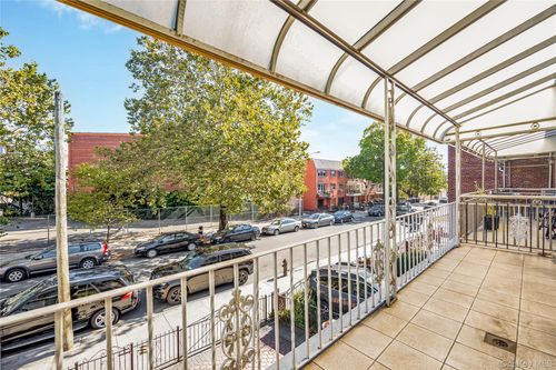 2135 Menahan St, Ridgewood, NY, 11385-2046 | Card Image
