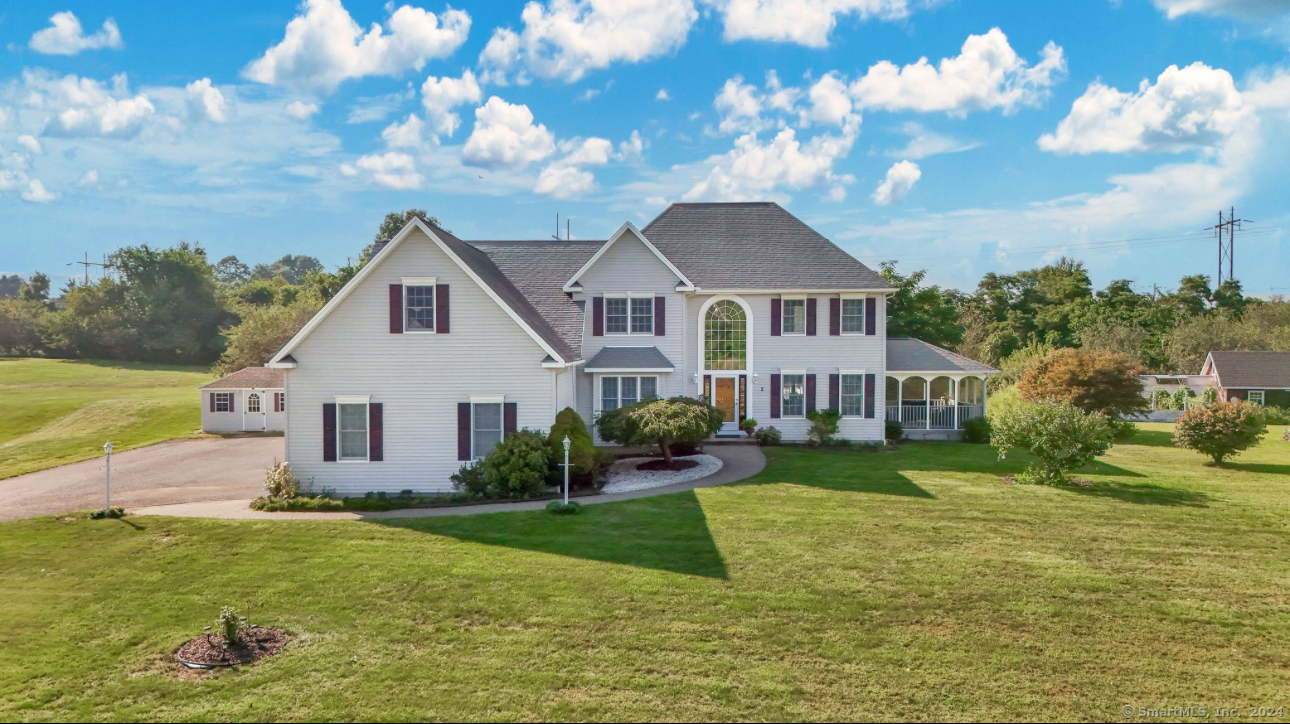 Roxbury Ln, Wallingford, CT 06492