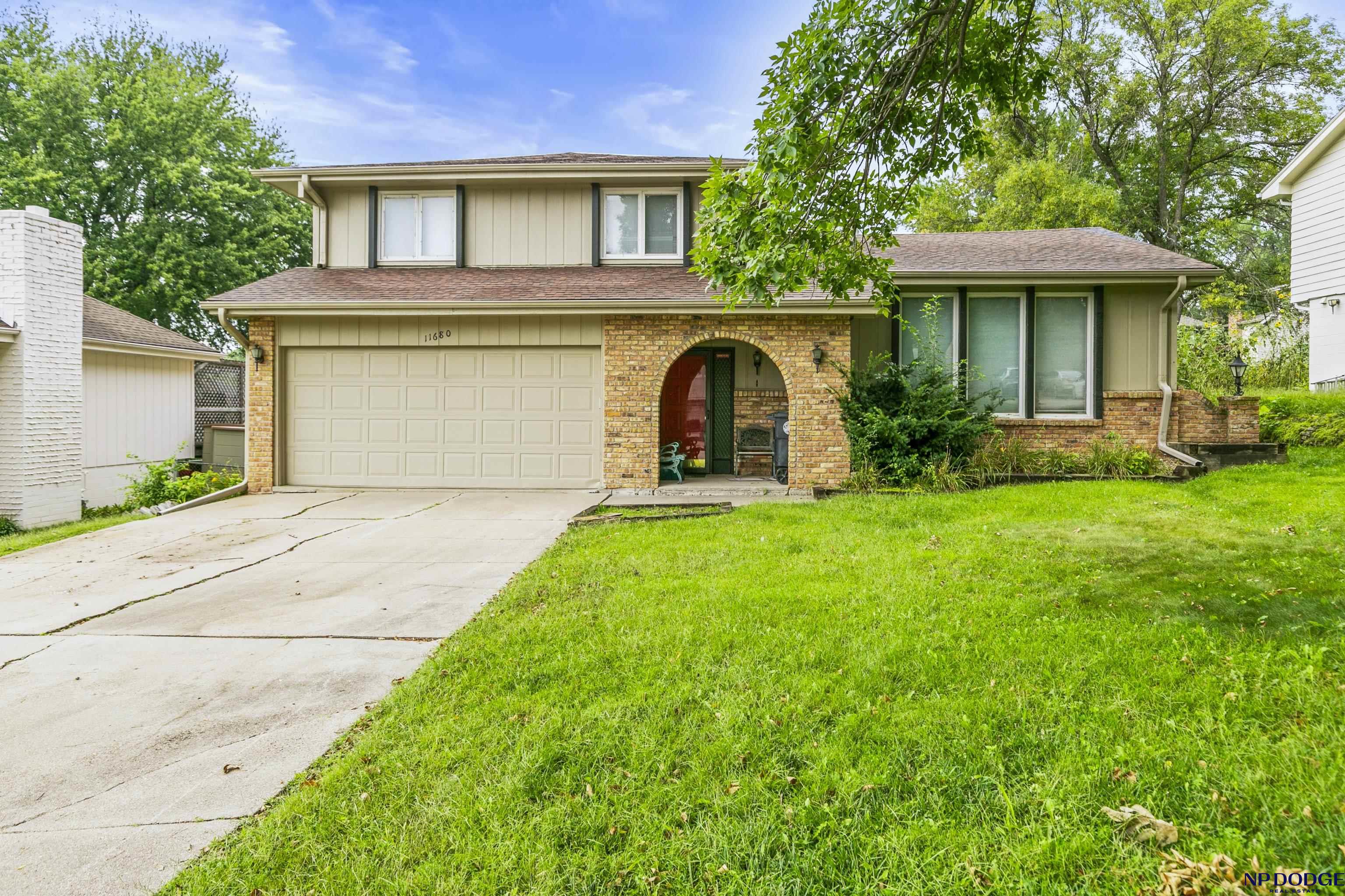 Meredith Ave, Omaha, NE 68164