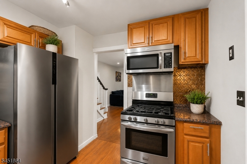 Residential Lease in Woodbridge Twp. 3