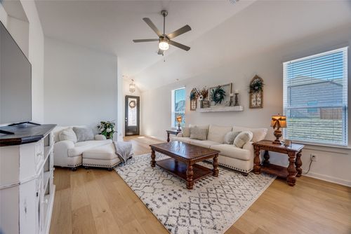 1221 Newport St, Sherman, TX, 75090-5196 | Card Image