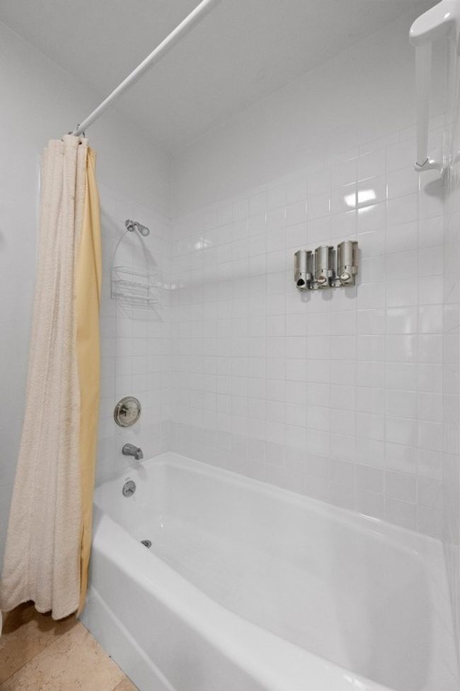 Secondary bathroom | Image 24