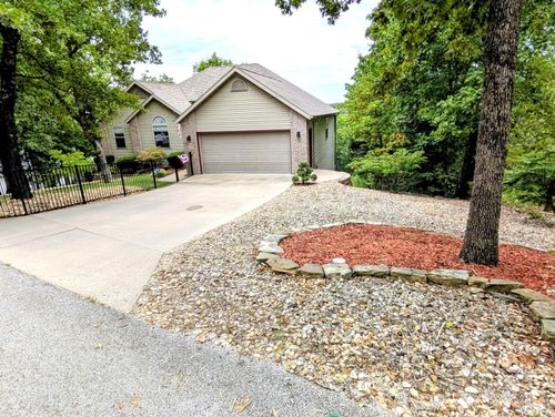 148 Crown Dr, Branson West, MO, 65737-7336 | Card Image