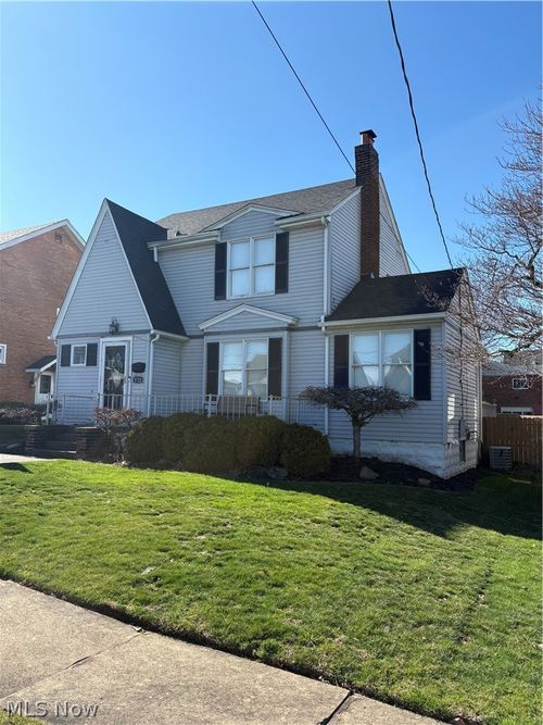 3721 Collins Way, Weirton, WV, 26062-4401 | Card Image