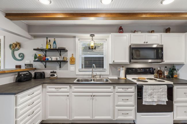 Table Rock Lakefront Home Boat Slip | Image 15