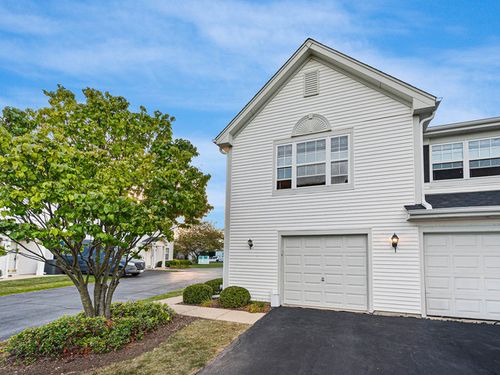 2552-2552 Dickens Dr, Aurora, IL, 60503-5761 | Card Image