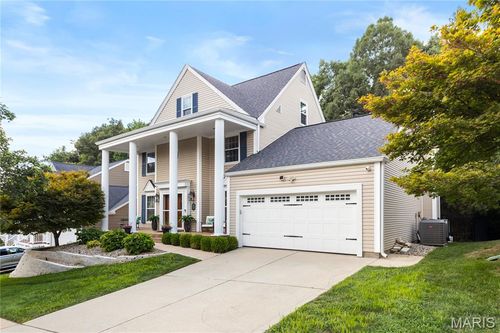 1233 Red Oak Plantation Dr, Ballwin, MO, 63021-7345 | Card Image