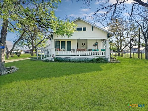 111 S Mill St, Flatonia, TX, 78941-5284 | Card Image