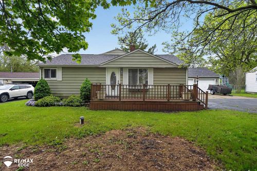 6120 Surrey Ln, Burton, MI, 48519-1316 | Card Image