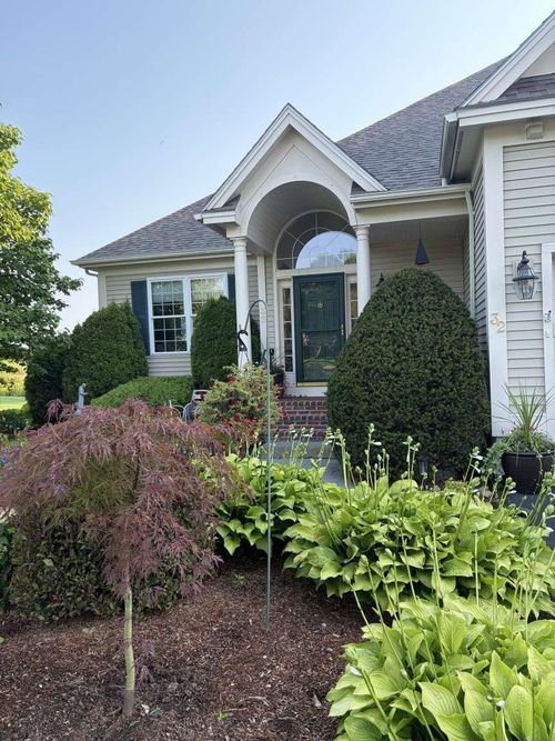 32 Four Sisters Road, South Burlington, VT, 05403 | Card Image