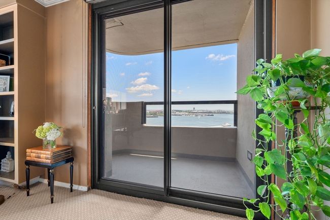 APT-18B - 85 E India Row, Condo with 2 bedrooms, 3 bathrooms and 1 parking in Boston MA | Image 6