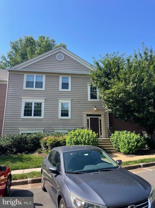 apt-302-12011 Golf Ridge Ct, FAIRFAX, VA, 22033-2623 | Card Image