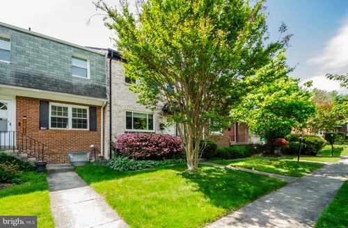 10413 Courthouse Dr, FAIRFAX, VA, 22030-3617 | Card Image