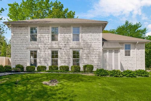 6907 Edgevale Rd, Kansas City, MO, 64113-2030 | Card Image