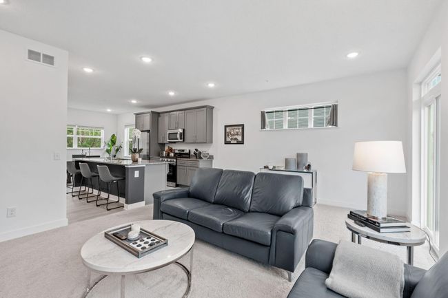 3141 Clover Ridge Dr, Townhouse with 3 bedrooms, 3 bathrooms and null parking in Chaska MN | Image 18