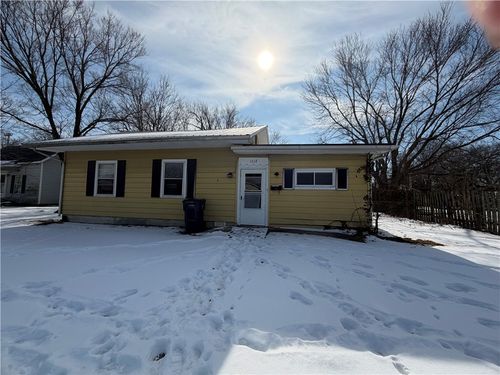 1112 Nelson St, Webb City, MO, 64870-1769 | Card Image