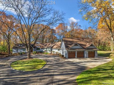 30545 Inkster Road, Home with 5 bedrooms, 6 bathrooms and null parking in Farmington Hills MI | Image 3