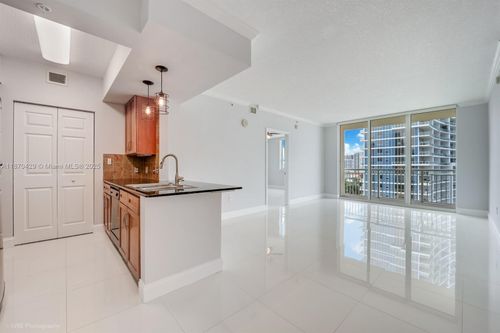 apt-1203-2000 N Bayshore Dr, Miami, FL, 33137-5122 | Card Image
