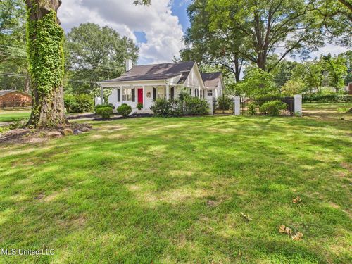 219 Mckie St, Senatobia, MS, 38668-2112 | Card Image