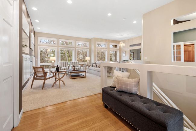 Tall ceilings and open layout | Image 12
