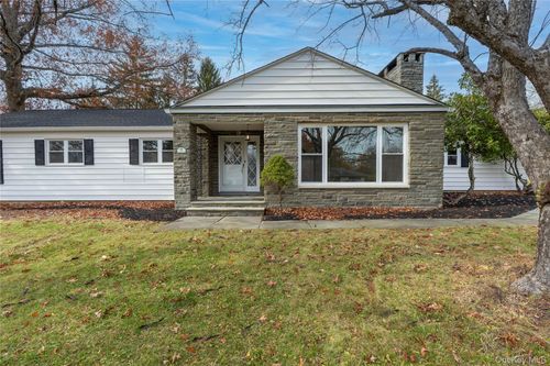 9 Randall Hts, Middletown, NY, 10940-4615 | Card Image