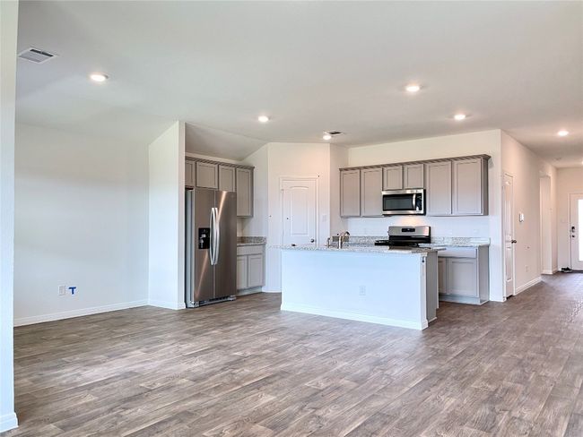 590 Gladiola Loop, House other with 4 bedrooms, 2 bathrooms and 2 parking in Kyle TX | Image 12