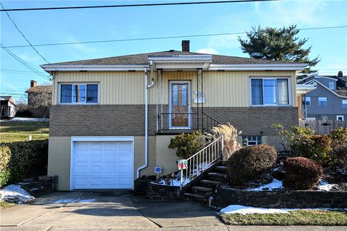 720 Graham St, Belle Vernon, PA, 15012-1525 | Card Image
