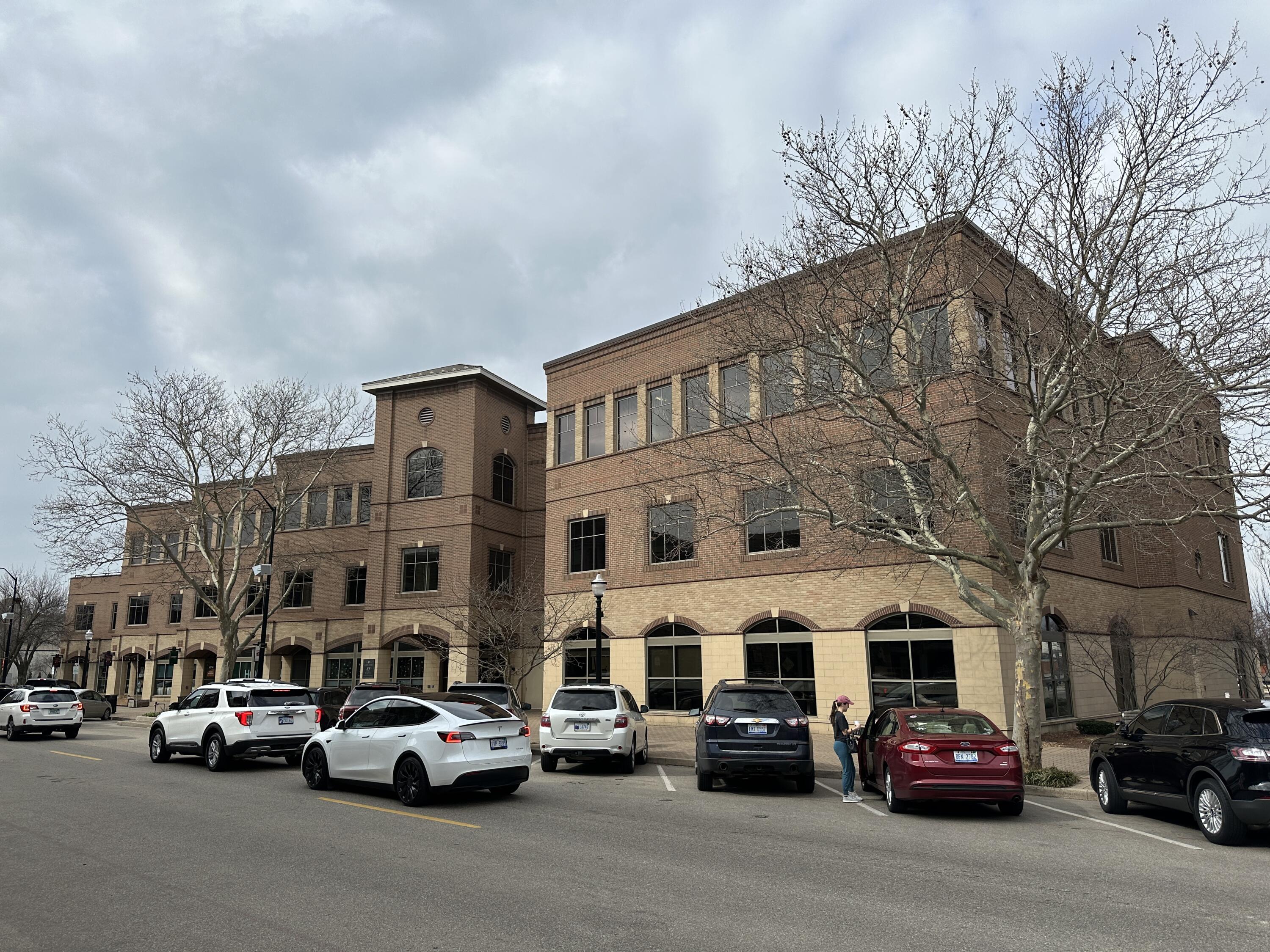 85 E 8Th St, Holland, MI 49423