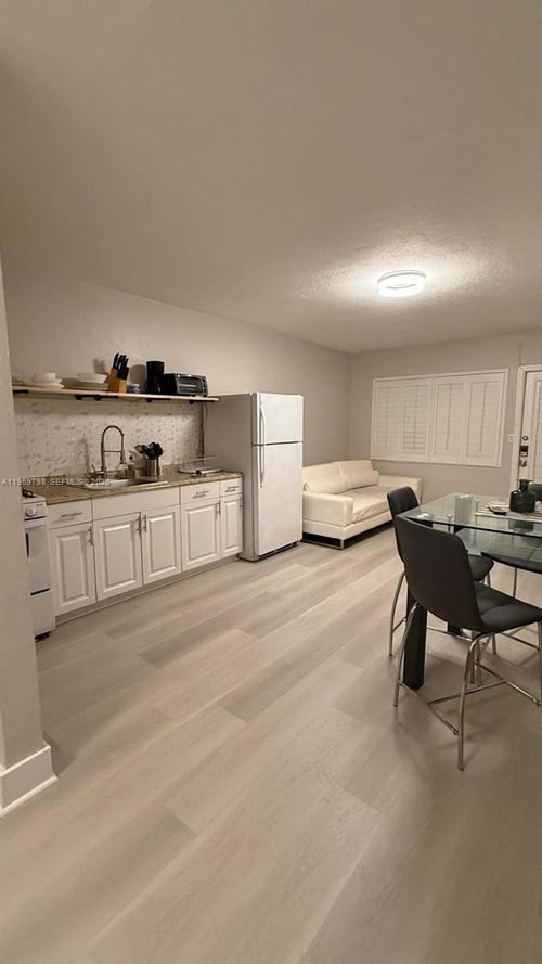 4-4201 Indian Creek Dr, Miami Beach, FL, 33140 | Card Image