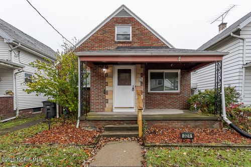 324 E Pearl St, Toledo, OH, 43608-1225 | Card Image