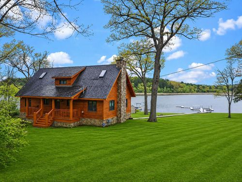 N6993 Oakwood Rd, Whitewater, WI, 53190-4457 | Card Image