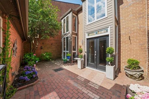 3 Willow Gln, Atlanta, GA, 30342-1109 | Card Image