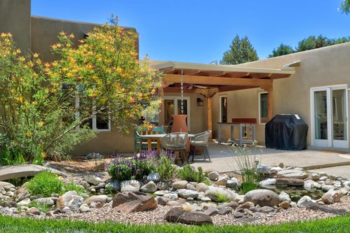 125 Martha Ct, Corrales, NM, 87048-6802 | Card Image