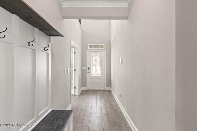 Hallway entry | Image 7