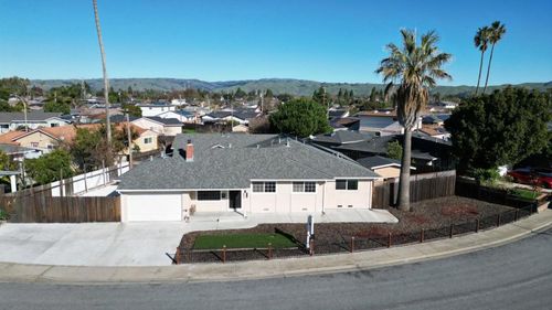 5460 Curtis St, Fremont, CA, 94538-3269 | Card Image