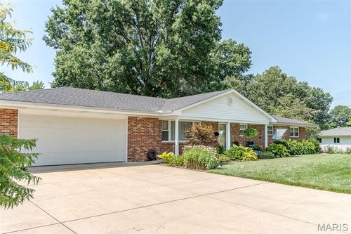 702 Oriole Ln, Washington, MO, 63090-4216 | Card Image