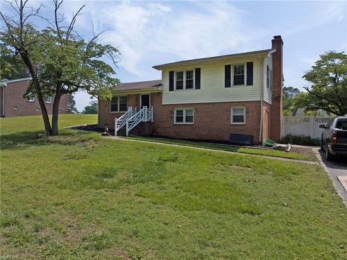 24209 Lovers Ln, Windsor, VA, 23487-5706 | Card Image