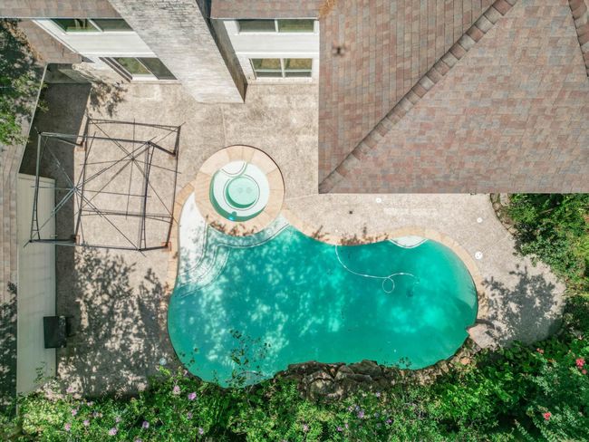 Shaded pool. | Image 50