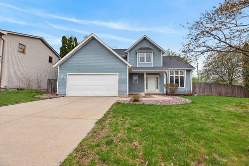 328 Parkgate Rd, Cedar Falls, IA, 50613-1956 | Card Image