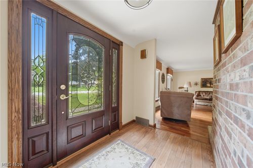 6118 Wiclif Street Ne, Canton, OH, 44721 | Card Image