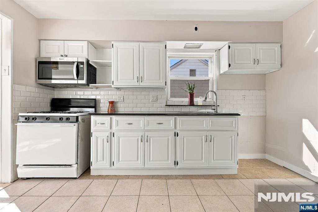 Residential Lease in Clifton 3