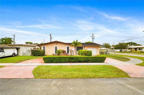 9590 Sw 51st Ter, Miami, FL, 33165-6406 | Card Image