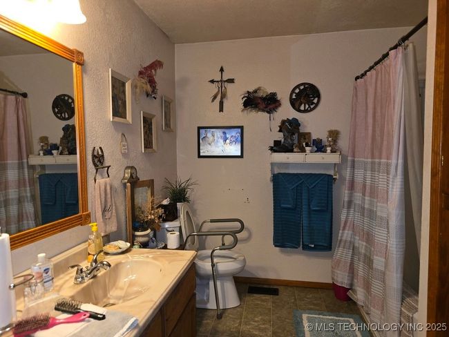 6750 Meridian Rd, House other with 3 bedrooms, 2 bathrooms and null parking in Ardmore OK | Image 30