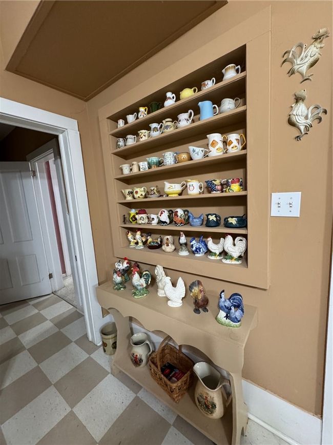 Detailed view of tile patterned floors | Image 16