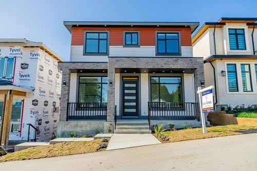 1585 168 St, Surrey, BC, V3Z9M4 | Card Image