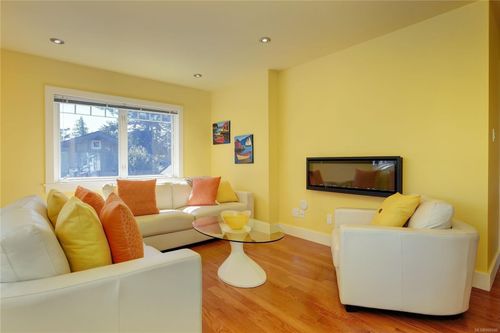 1865 Quamichan St, Victoria, BC, V8S2B7 | Card Image